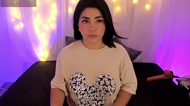 lucy26  online show from 09-23-25, 01:52