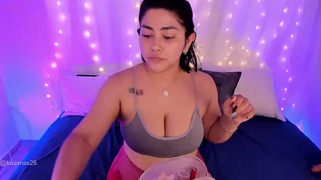 lucy26  online show from 10-16-25, 02:23