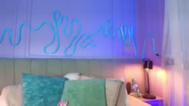 Sofly s online show from 04-18-26, 09:24