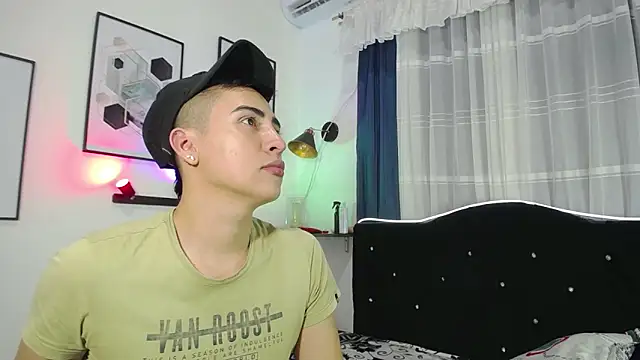 Tomas and liam online show from 12-21-24, 01:04