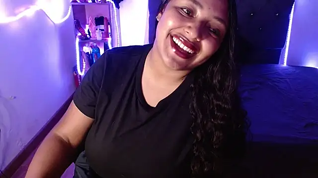 Snapshot of tatiana_wd chatting on 04-23-26, 02:35 tatiana wd online show from 04-23-26, 02:35