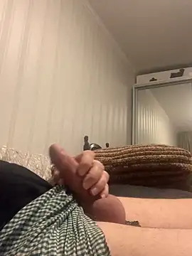 Snapshot of GHsveter chatting on 12-24-24, 06:17 GHsveter online show from 12-24-24, 06:17