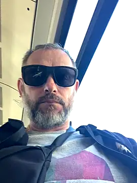 Snapshot of GHsveter chatting on 09-21-25, 11:34 GHsveter online show from 09-21-25, 11:34