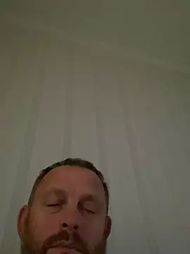 Snapshot of GHsveter chatting on 06-25-26, 05:17 GHsveter online show from 06-25-26, 05:17