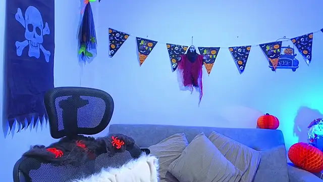 annylouis online show from 10-13-25, 07:36