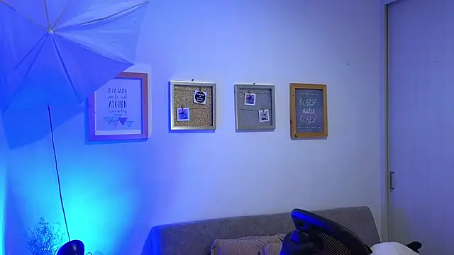 annylouis online show from 11-21-25, 07:23