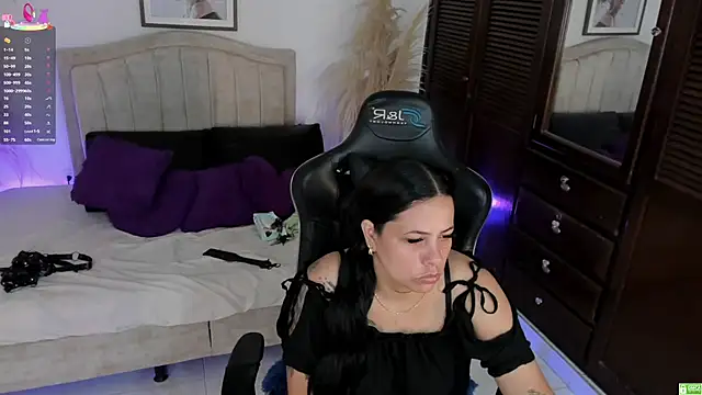 Snapshot of Bianka_olivetto021 chatting on 12-19-25, 01:12 Bianka olivetto021 online show from 12-19-25, 01:12