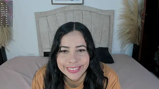 Snapshot of Bianka_olivetto021 chatting on 02-25-26, 01:15 Bianka olivetto021 online show from 02-25-26, 01:15