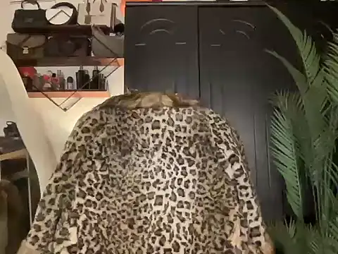 BigDominaMia online show from 04-11-26, 11:47