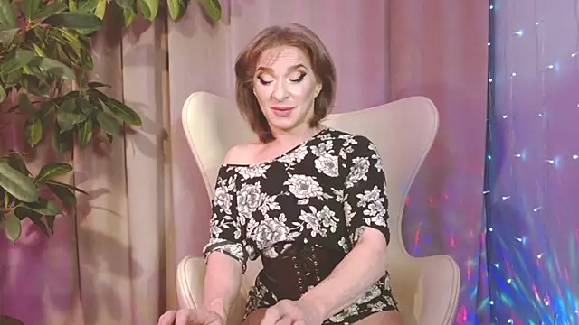 julia renard online show from 12-12-24, 11:03