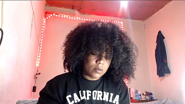 Snapshot of cherry_cleou chatting on 04-14-26, 11:27 cherry cleou online show from 04-14-26, 11:27