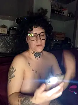 callmelouve online show from 12-18-25, 01:00