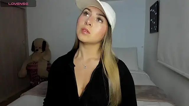 sophi mooreno online show from 04-14-26, 12:49