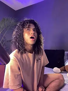 Snapshot of Lucas_eevans chatting on 11-15-25, 01:25 Lucas eevans online show from 11-15-25, 01:25