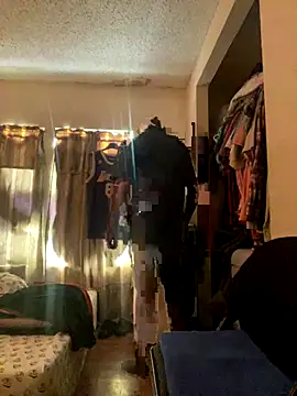 Dval1993 online show from 12-17-25, 08:26