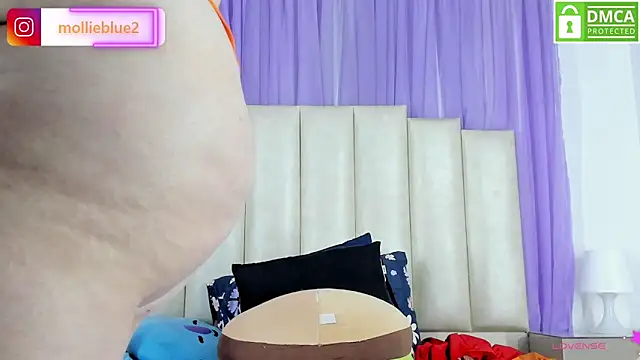 Snapshot of mollieblue69 chatting on 01-15-25, 06:29 mollieblue69 online show from 01-15-25, 06:29