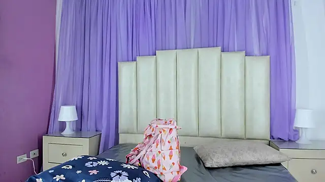 Snapshot of mollieblue69 chatting on 01-18-25, 12:26 mollieblue69 online show from 01-18-25, 12:26