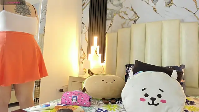 Snapshot of mollieblue69 chatting on 02-20-25, 12:47 mollieblue69 online show from 02-20-25, 12:47