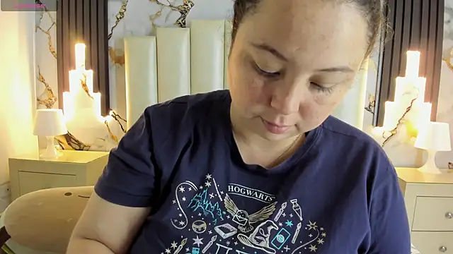 Snapshot of mollieblue69 chatting on 02-21-25, 12:50 mollieblue69 online show from 02-21-25, 12:50