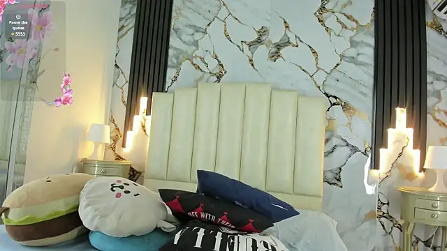 Snapshot of mollieblue69 chatting on 09-12-25, 02:28 mollieblue69 online show from 09-12-25, 02:28