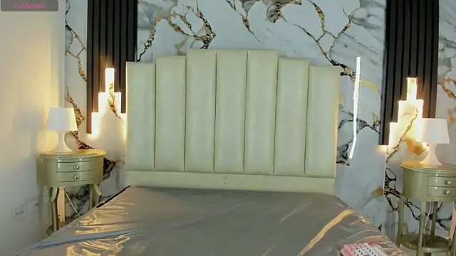 Snapshot of mollieblue69 chatting on 09-15-25, 12:49 mollieblue69 online show from 09-15-25, 12:49