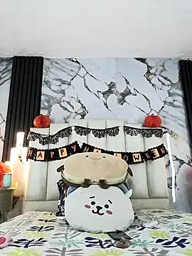 Snapshot of mollieblue69 chatting on 10-24-25, 01:07 mollieblue69 online show from 10-24-25, 01:07