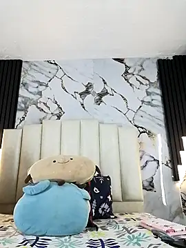 Snapshot of mollieblue69 chatting on 10-26-25, 01:06 mollieblue69 online show from 10-26-25, 01:06