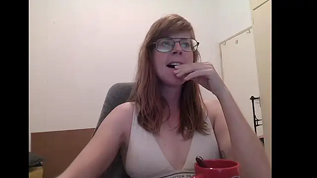 Snapshot of SavannaGirly chatting on 06-10-26, 07:18 SavannaGirly online show from 06-10-26, 07:18