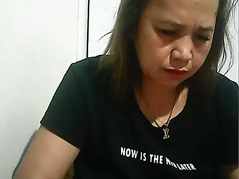 Snapshot of Lhadycarolyn chatting on 11-29-25, 10:57 Lhadycarolyn online show from 11-29-25, 10:57