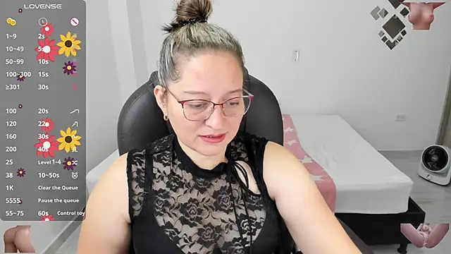 alejandra milf  online show from 03-08-25, 04:17