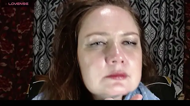 Snapshot of EmilyDoth chatting on 11-10-25, 02:27 EmilyDoth online show from 11-10-25, 02:27