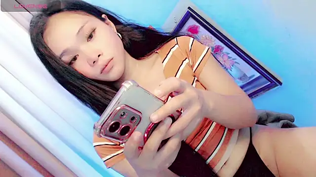 amomentoflust69 online show from 06-04-26, 11:16