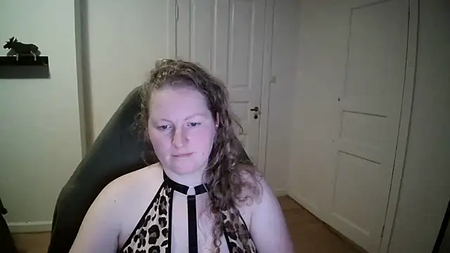 Girlnina-1995 online show from 12-18-24, 08:36