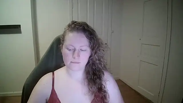 Girlnina-1995 online show from 01-13-25, 07:21