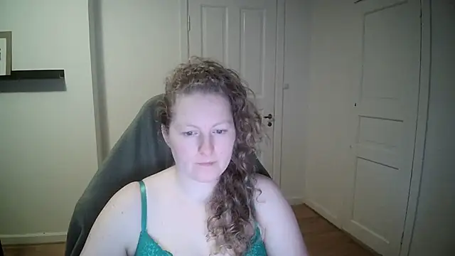 Girlnina-1995 online show from 01-14-25, 09:02