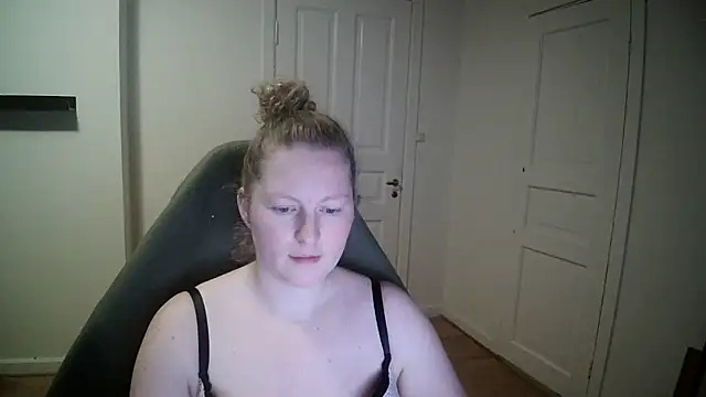 Girlnina-1995 online show from 01-23-25, 08:24