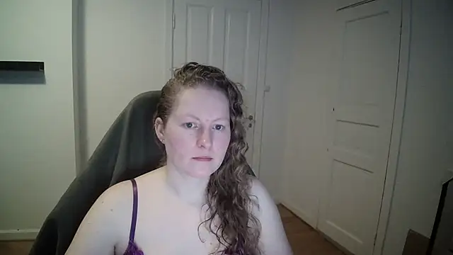 Girlnina-1995 online show from 02-20-25, 10:59