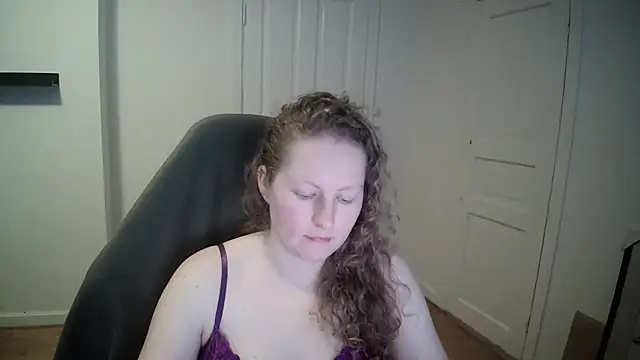 Girlnina-1995 online show from 02-20-25, 02:02