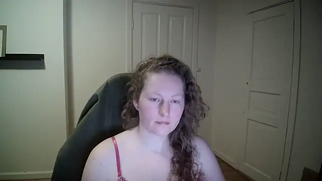 Girlnina-1995 online show from 02-24-25, 09:41