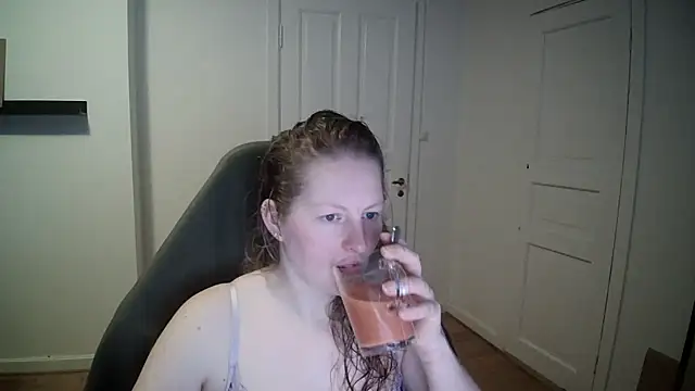 Girlnina-1995 online show from 02-27-25, 09:43