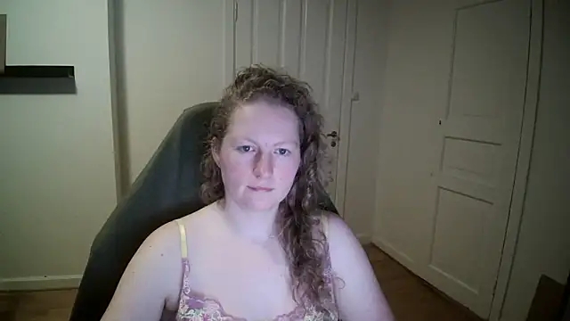 Girlnina-1995 online show from 03-05-25, 09:04