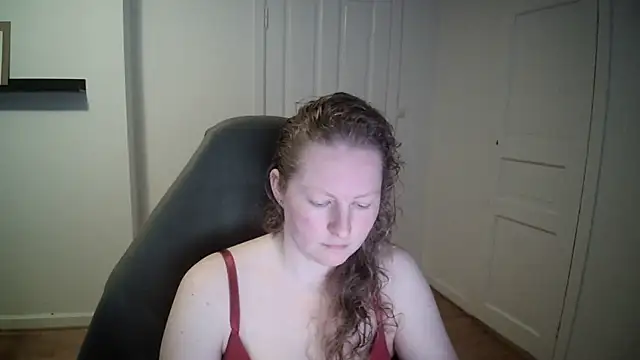 Girlnina-1995 online show from 03-18-25, 11:30