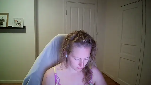 Girlnina-1995 online show from 09-29-25, 08:57