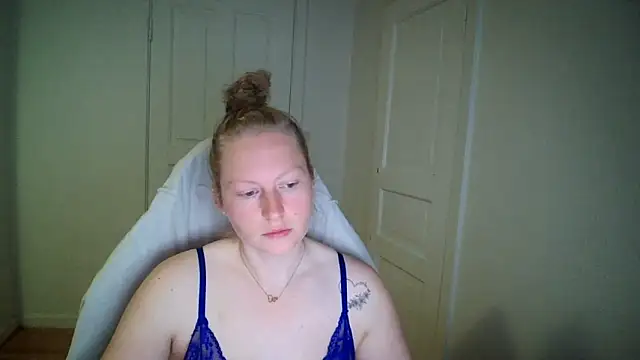 Girlnina-1995 online show from 05-20-26, 06:08