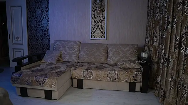 Snapshot of mike0xx chatting on 12-03-25, 04:42 mike0xx online show from 12-03-25, 04:42