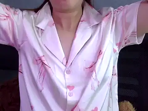 Bee 2k online show from 02-17-25, 04:42