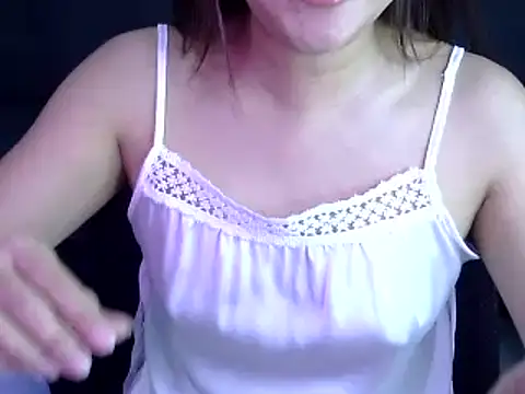 Bee 2k online show from 10-21-25, 04:35