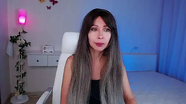 Snapshot of wendifoste chatting on 10-24-25, 06:15 wendifoste online show from 10-24-25, 06:15