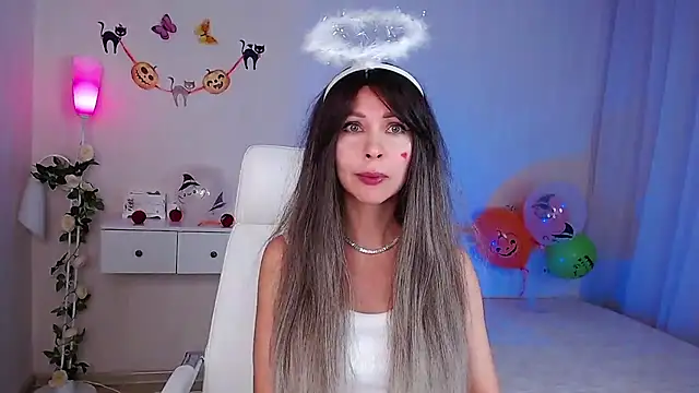 Snapshot of wendifoste chatting on 10-29-25, 01:35 wendifoste online show from 10-29-25, 01:35