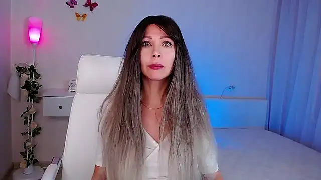 Snapshot of wendifoste chatting on 11-21-25, 06:28 wendifoste online show from 11-21-25, 06:28